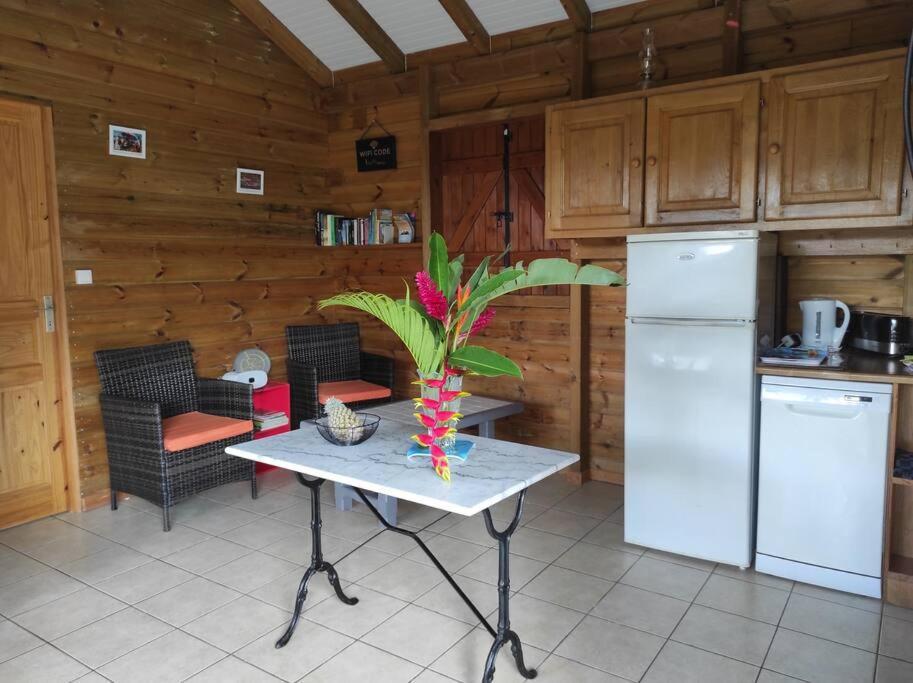 Le Tri Haut De Bellevue - Bungalow Heliconia Pointe-Noire Esterno foto